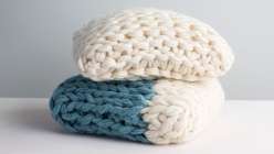 Arm Knitting: Make a Throw Pillow